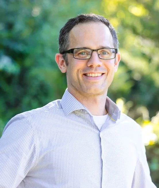 Joshua Ari Van De Riet, U.S. and Israel-licensed life sciences attorney